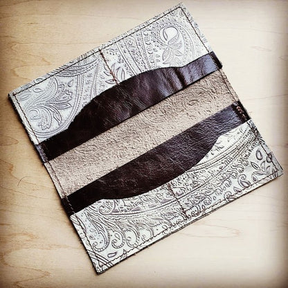 Embossed Leather Wallet in Oyster Paisley